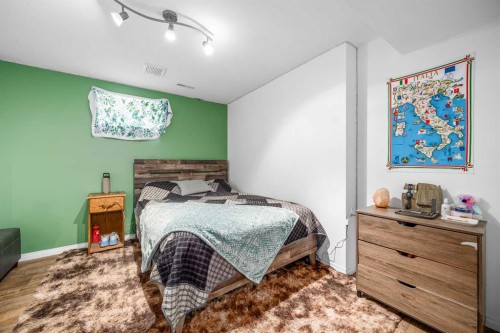13 Heather Court, Irvine, AB 