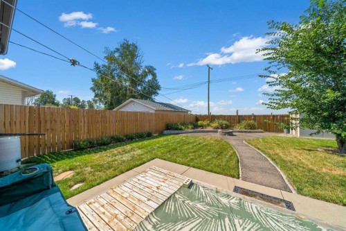 13 Heather Court, Irvine, AB 