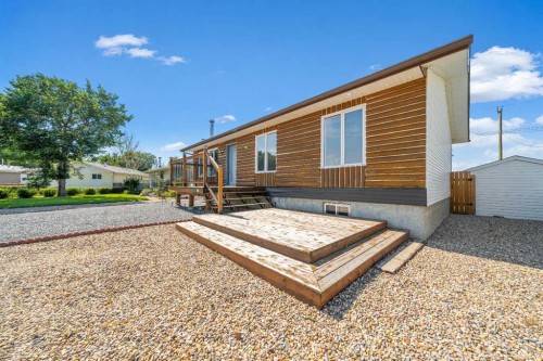 13 Heather Court, Irvine, AB 