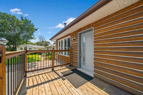 13 Heather Court, Irvine, AB 