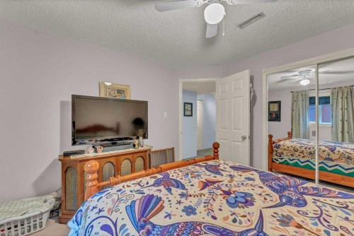 2121 Hull Way Ne, Medicine Hat, AB 