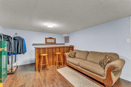 2121 Hull Way Ne, Medicine Hat, AB 