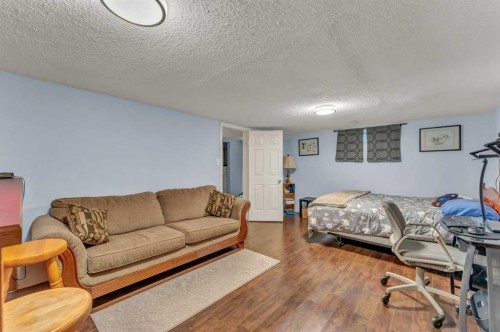2121 Hull Way Ne, Medicine Hat, AB 