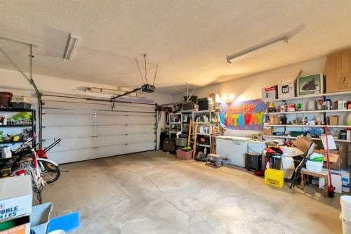 2121 Hull Way Ne, Medicine Hat, AB 