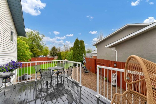 2121 Hull Way Ne, Medicine Hat, AB 