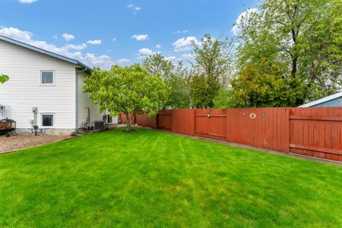2121 Hull Way Ne, Medicine Hat, AB 