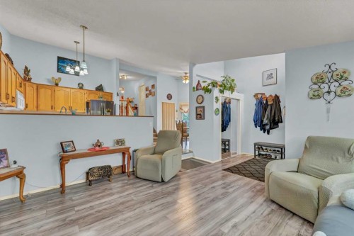 2121 Hull Way Ne, Medicine Hat, AB 