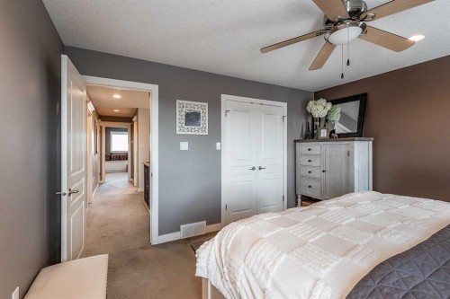 1 Hamptons Close Se, Medicine Hat, AB 