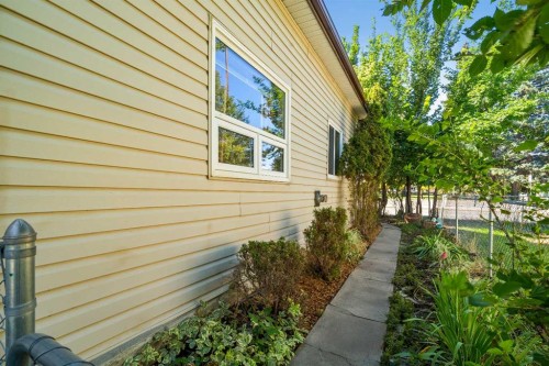 511B Maple Avenue Se, Medicine Hat, AB 