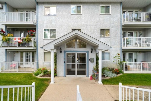 303-252 4 Street SE Medicine Hat, AB T1A 0K1