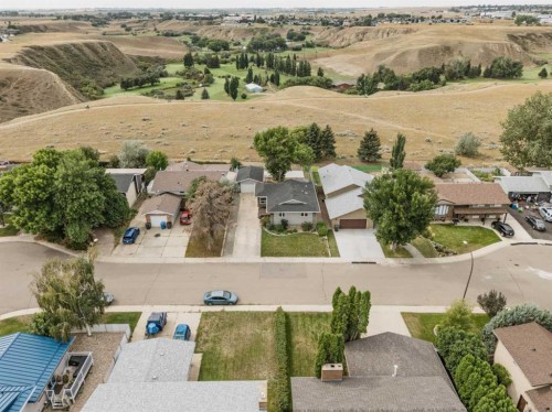 78 Seven Persons Crescent SW Medicine Hat, AB T1B 2A6