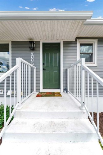 1005 Bullivant Crescent SW Medicine Hat, AB T1A 5G7