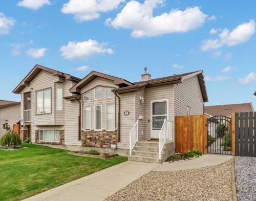 84 Northlands Crescent NE Medicine Hat, AB T1C 2A9