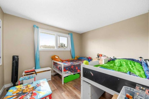 130 Hull Crescent Ne, Medicine Hat, AB 