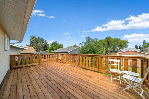 130 Hull Crescent Ne, Medicine Hat, AB 