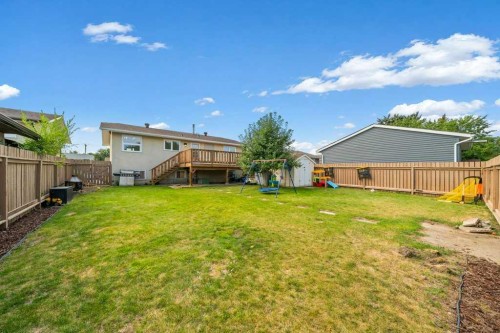 130 Hull Crescent Ne, Medicine Hat, AB 