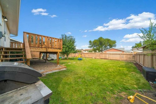 130 Hull Crescent Ne, Medicine Hat, AB 