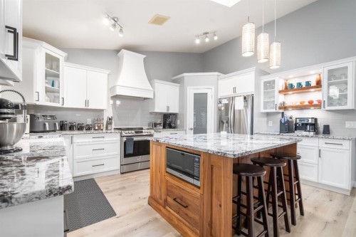 896 Spruce Way Se, Medicine Hat, AB 