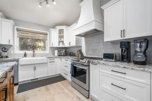 896 Spruce Way Se, Medicine Hat, AB 