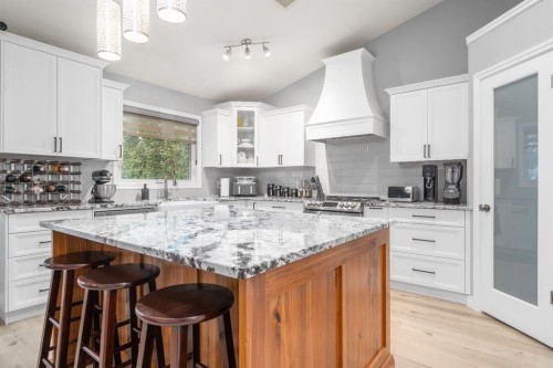 896 Spruce Way Se, Medicine Hat, AB 