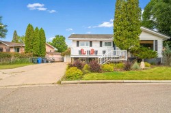 7 13 Street SEMedicine Hat, AB T1A 1W4