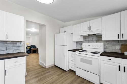 846A 3 Street Se, Medicine Hat, AB 