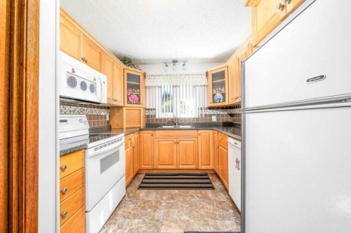 29 Cairns Way Se, Medicine Hat, AB 