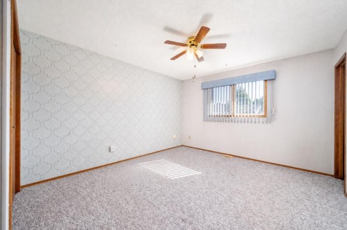 29 Cairns Way Se, Medicine Hat, AB 