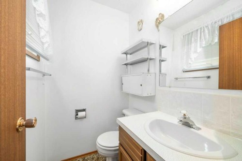 29 Cairns Way Se, Medicine Hat, AB 