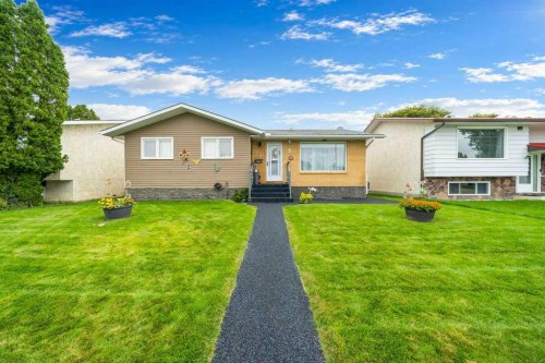 29 Cairns Way Se, Medicine Hat, AB 