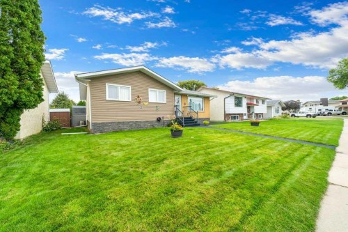 29 Cairns Way Se, Medicine Hat, AB 