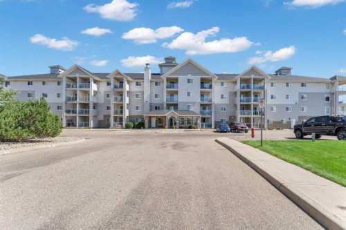 406-1632 Saamis Drive NW Medicine Hat, AB T1C 4X3
