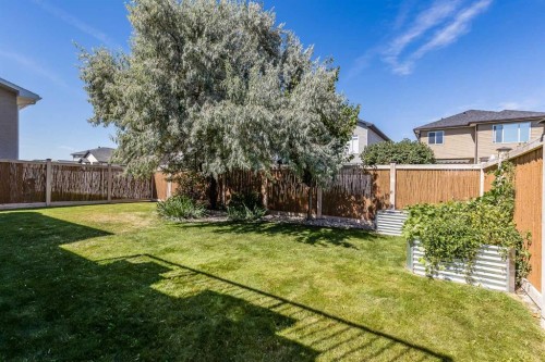 42 Somerset Way Se, Medicine Hat, AB 