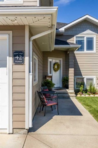 42 Somerset Way Se, Medicine Hat, AB 