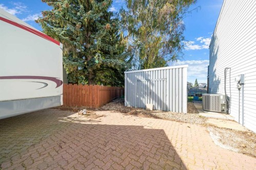 25 Fairway Crescent, Foremost, AB 