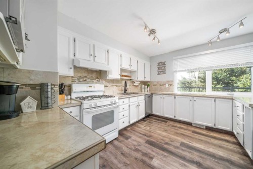 25 Fairway Crescent, Foremost, AB 