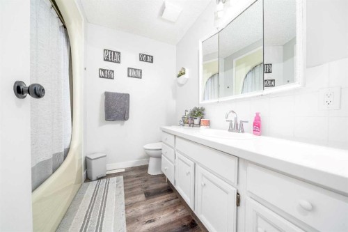 25 Fairway Crescent, Foremost, AB 