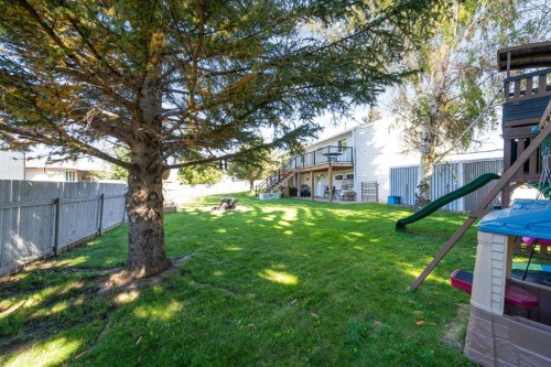25 Fairway Crescent, Foremost, AB 