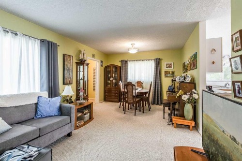 77 9 Street Ne, Medicine Hat, AB 