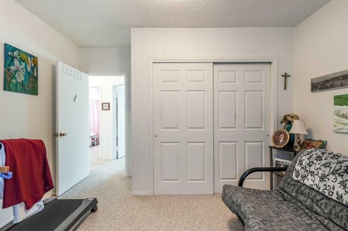 77 9 Street Ne, Medicine Hat, AB 