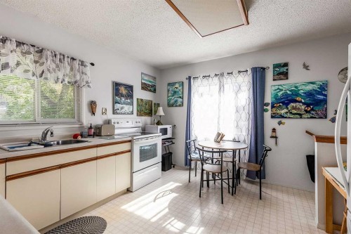 77 9 Street Ne, Medicine Hat, AB 