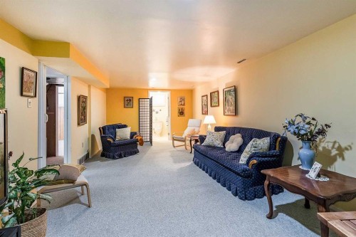 77 9 Street Ne, Medicine Hat, AB 