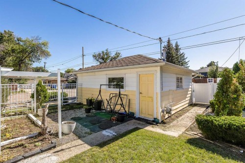 77 9 Street Ne, Medicine Hat, AB 