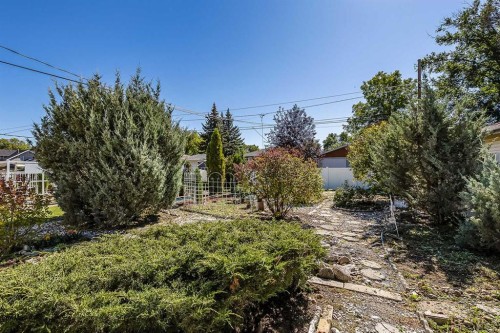 77 9 Street Ne, Medicine Hat, AB 