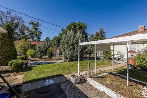 77 9 Street Ne, Medicine Hat, AB 