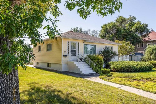 77 9 Street Ne, Medicine Hat, AB 