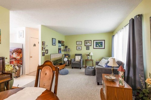 77 9 Street Ne, Medicine Hat, AB 