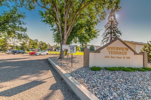 107-245 Red Deer Drive SW Medicine Hat, AB T1A 8P4