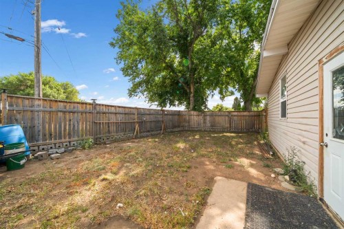 1002 13 Street Ne, Medicine Hat, AB 