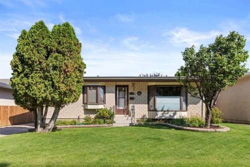 1171 Bassett Crescent NW Medicine Hat, AB T1A 6Z7